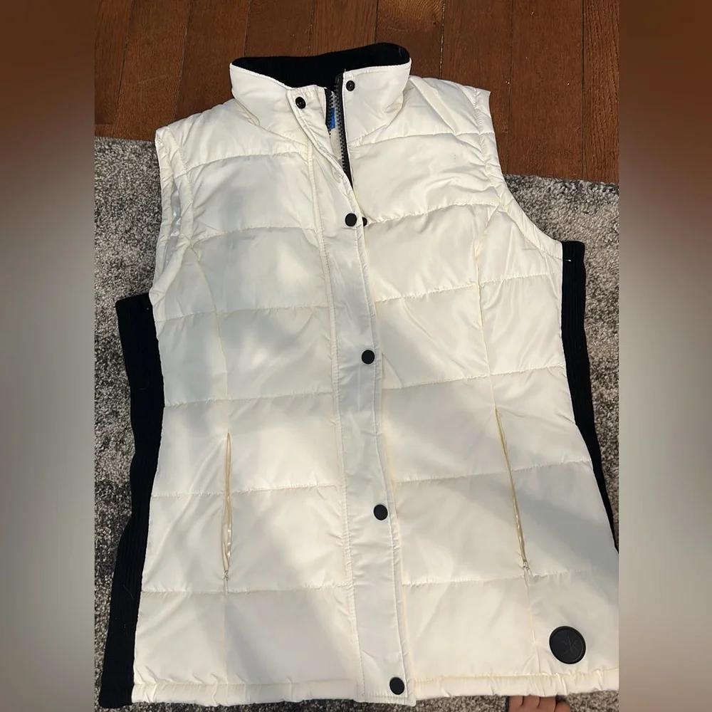 Calvin Klein Puffer Vest - Picture 1 of 1